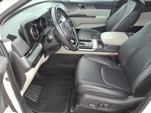 2023 Kia Carnival LX