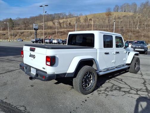 2023 Jeep Gladiator Overland