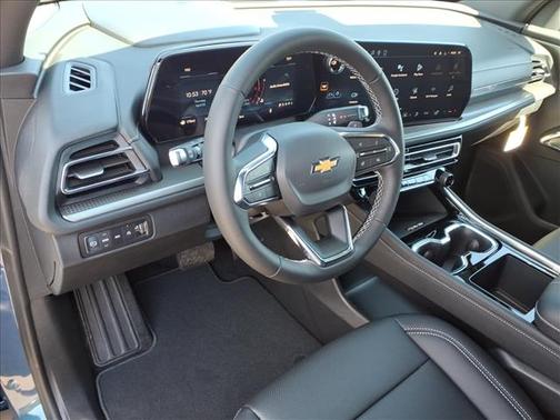 Lakeshore Blue Metallic 2026 Chevrolet Traverse AWD LT