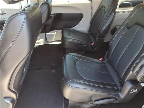 Silver Mist Clearcoat 2024 Chrysler Pacifica Touring L