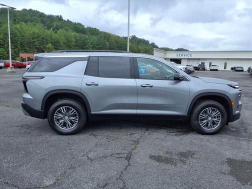 2026 Chevrolet Traverse AWD LT