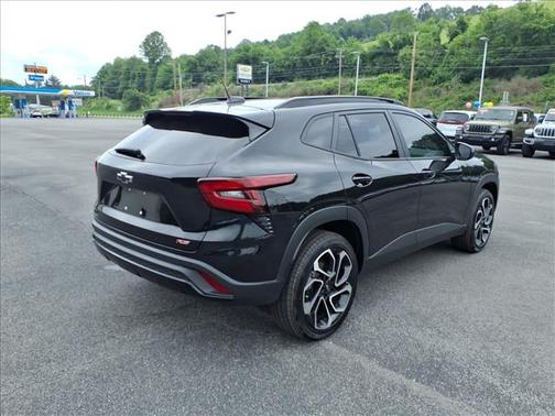 Mosaic Black Metallic 2025 Chevrolet Trax 2RS