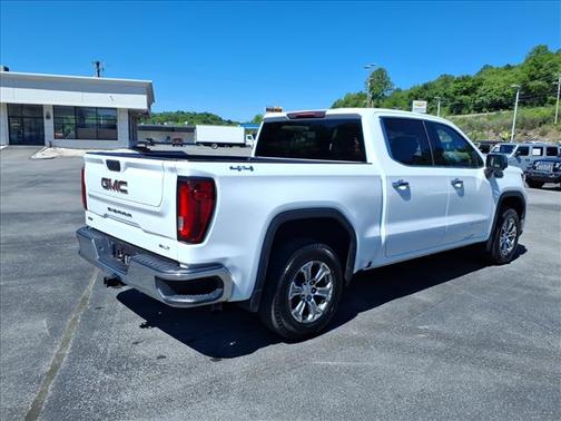 Summit White 2025 GMC Sierra 1500 SLT