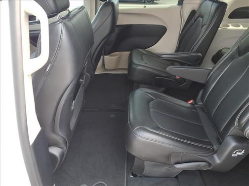 Bright White Clearcoat 2024 Chrysler Pacifica Touring L