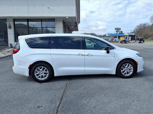 Bright White Clearcoat 2024 Chrysler Pacifica Touring L