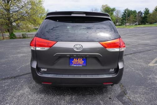 2013 Toyota Sienna XLE