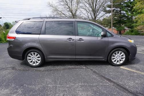 2013 Toyota Sienna XLE