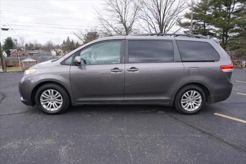 2014 Toyota Sienna XLE