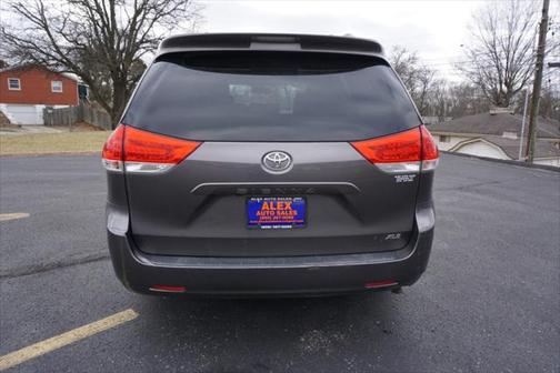 2014 Toyota Sienna XLE