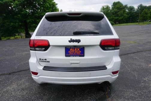 Bright White Clearcoat 2019 Jeep Grand Cherokee Altitude