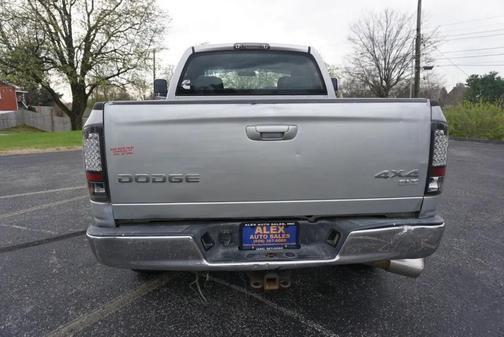 Bright Silver Metallic Clearcoat 2004 Dodge Ram 2500 SLT Quad Cab