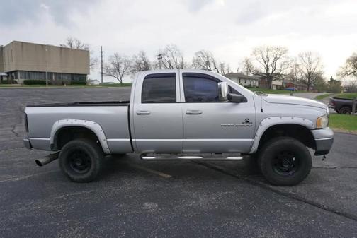 Bright Silver Metallic Clearcoat 2004 Dodge Ram 2500 SLT Quad Cab
