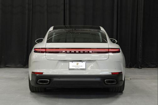 Chalk 2025 Porsche Panamera 4