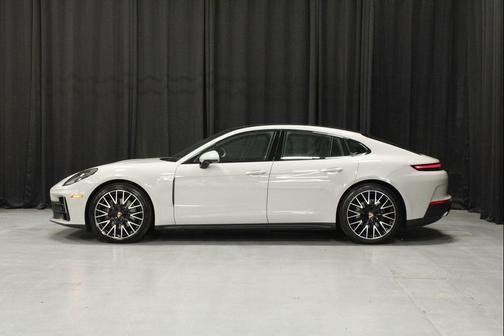 Chalk 2025 Porsche Panamera 4