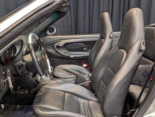 2004 Porsche 911 Carrera 4S