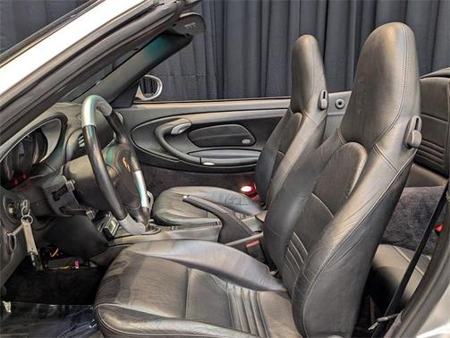 2004 Porsche 911 Carrera 4S
