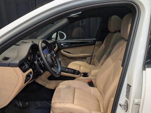 2024 Porsche Macan Base