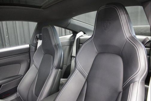 2024 Porsche 911 Carrera 4 GTS