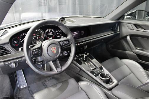 2024 Porsche 911 Carrera 4 GTS