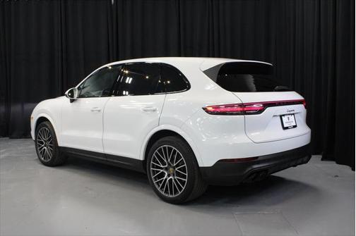 2023 Porsche Cayenne Platinum Edition