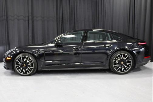 2025 Porsche Panamera 4