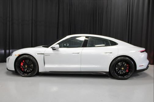 2024 Porsche Taycan GTS