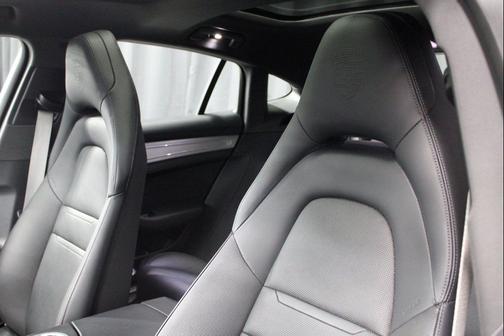 2023 Porsche Panamera 4S