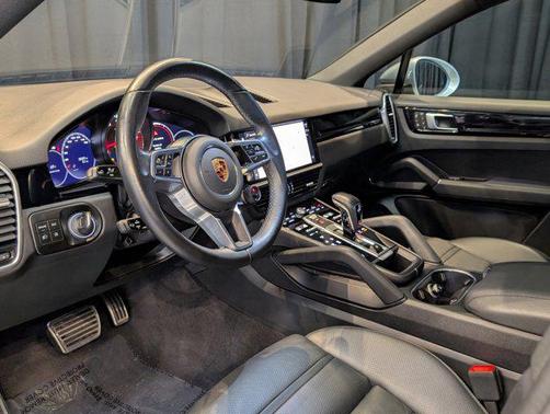 2022 Porsche Cayenne S