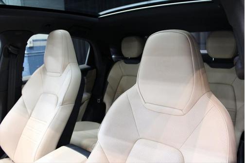 2025 Porsche Cayenne Base