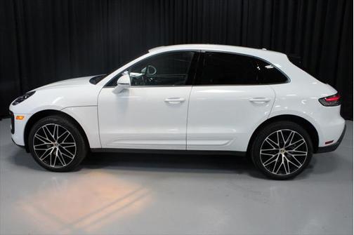 2024 Porsche Macan Base