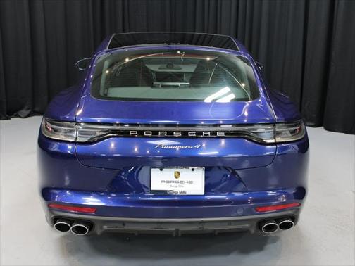 2022 Porsche Panamera 4 Platinum Edition