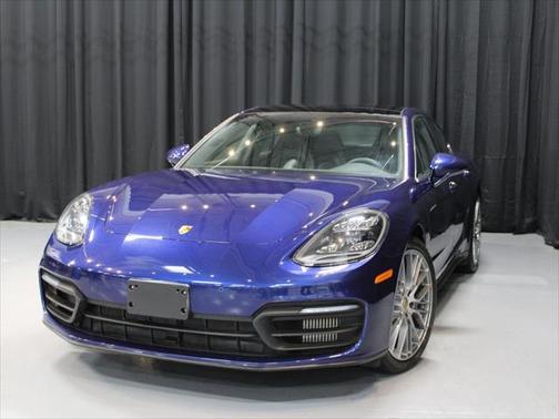 2022 Porsche Panamera 4 Platinum Edition