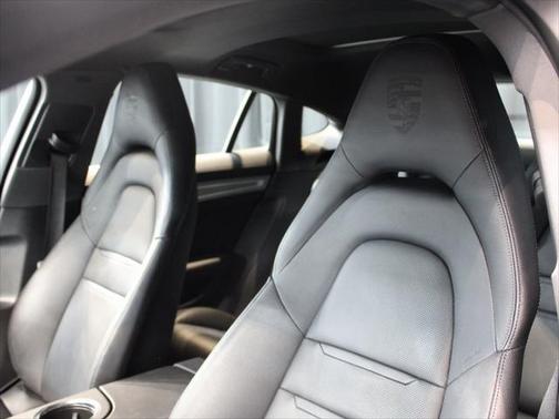 2022 Porsche Panamera 4 Platinum Edition