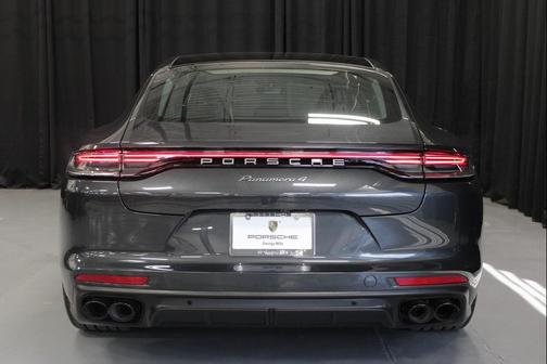 2023 Porsche Panamera 4 Platinum Edition