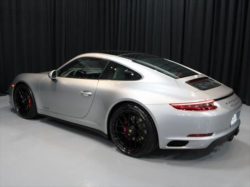 2019 Porsche 911 Carrera GTS