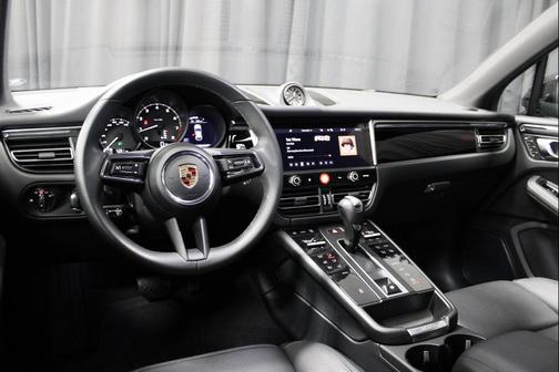 2025 Porsche Macan T