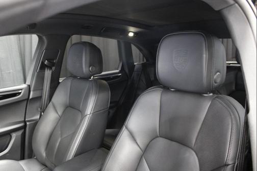 2025 Porsche Macan T