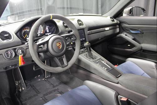 2023 Porsche 718 Cayman GT4 RS
