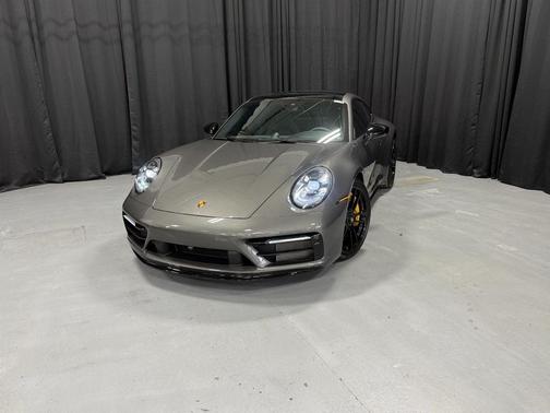 2023 Porsche 911 Carrera GTS