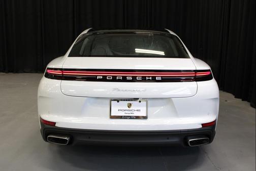 2025 Porsche Panamera 4