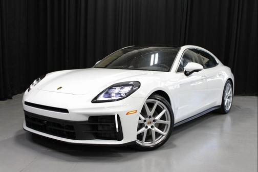 2025 Porsche Panamera 4