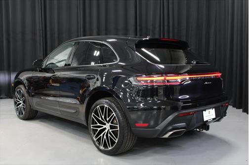 2025 Porsche Macan Base