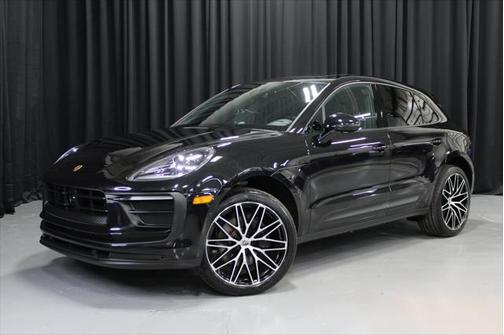 2025 Porsche Macan Base