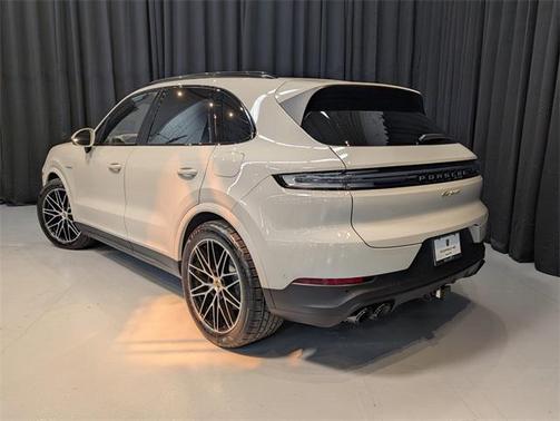 2024 Porsche Cayenne E-Hybrid S