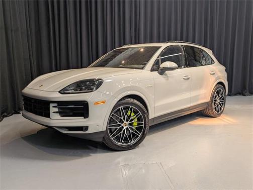 2024 Porsche Cayenne E-Hybrid S