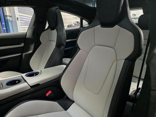 2026 Porsche Taycan GTS