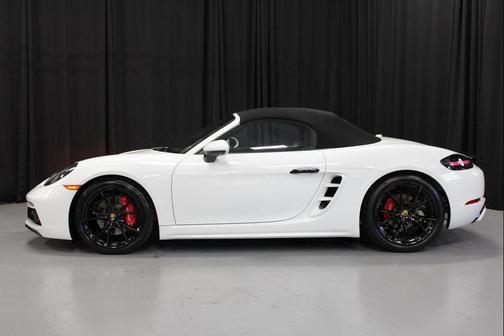 2025 Porsche 718 Boxster S
