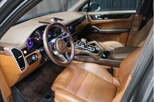 2022 Porsche Cayenne Base (Tiptronic)