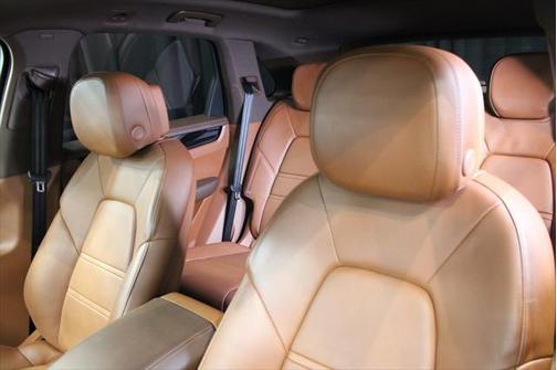 2022 Porsche Cayenne Base (Tiptronic)