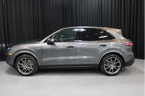 2022 Porsche Cayenne Base (Tiptronic)